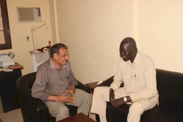 الناقد والمخرج الجنوب سوداني  شول دينق